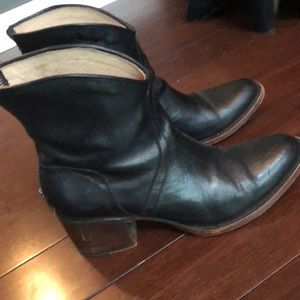 Freebird Peak Black Ankle Boots size 10 beautiful!